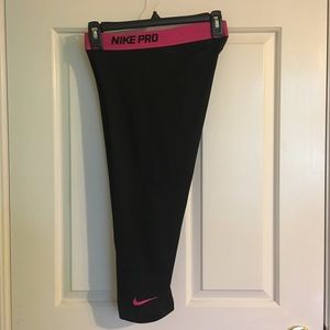 Nike Pro Training Capris (Medium)